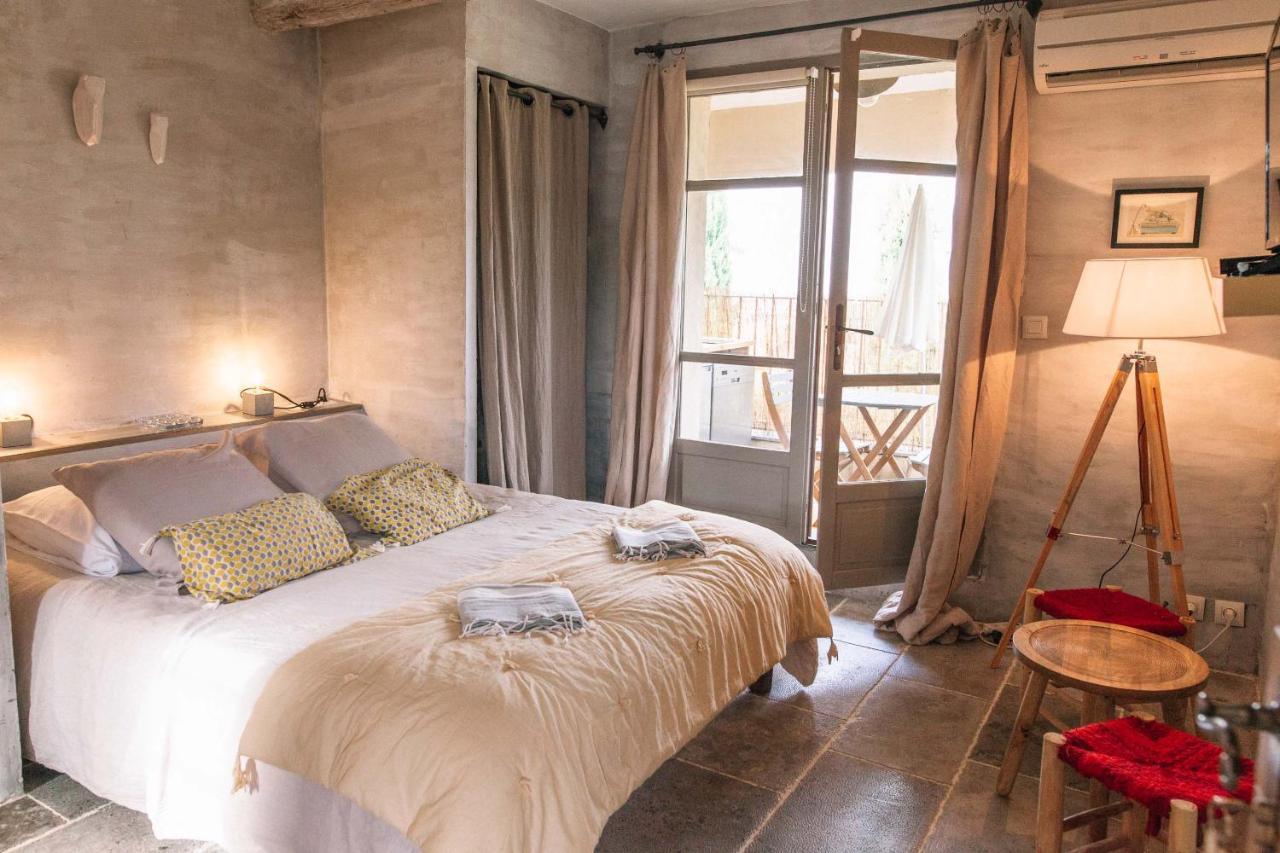 Le Mas de Cink Saint-Saturnin-lès-Apt Extérieur photo
